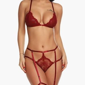 NwT Womens Sexy Red Lingerie Set Garter Belt Bra and Panty Lace XL